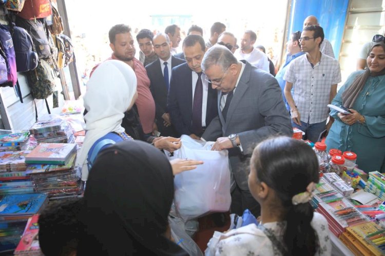 محافظ سوهاج يفتتح معرض اهلا مدارس