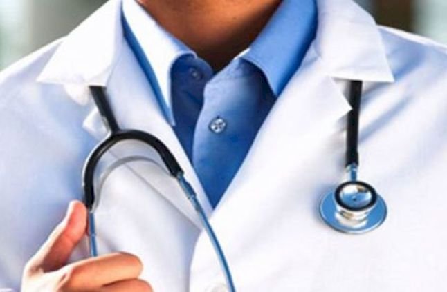 إيمان بدر تدق ناقوس الخطر: مصر بدون البالطو الأبيض