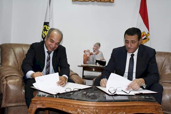 رئيس الهيئة العامة لتعليم الكبار يوقع بروتوكول ذاتي مع  رئيس حزب شعب مصر