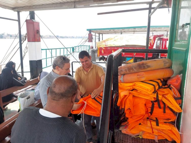 حملات تفتيشية على المعديات بمرسى بنى حسن الشروق بمركز أبوقرقاص