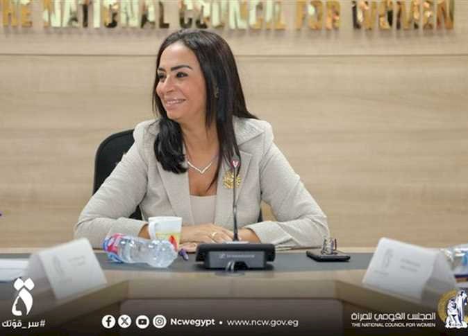 "قومي المرأة "يستخرج ١٤٠ بطاقةرقم قومي للسيدات بالمنيا