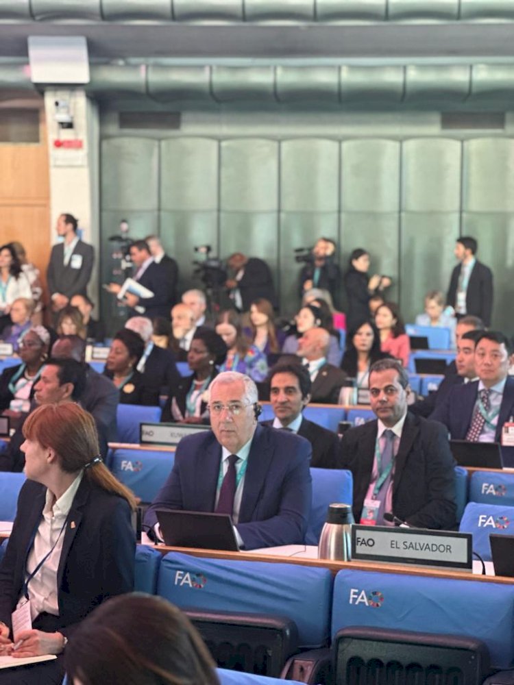 نيابة عن الرئيس القصير يشارك في يوم الغذاء العالمي