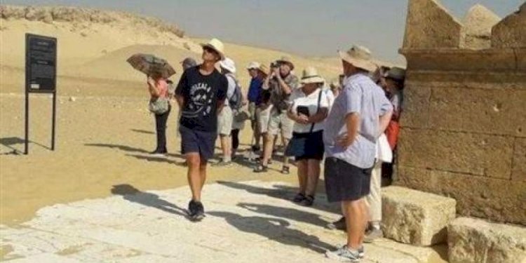 المناطق الأثرية بالمنيا تستقبل وفودا سياحية من جميع أنحاء العالم