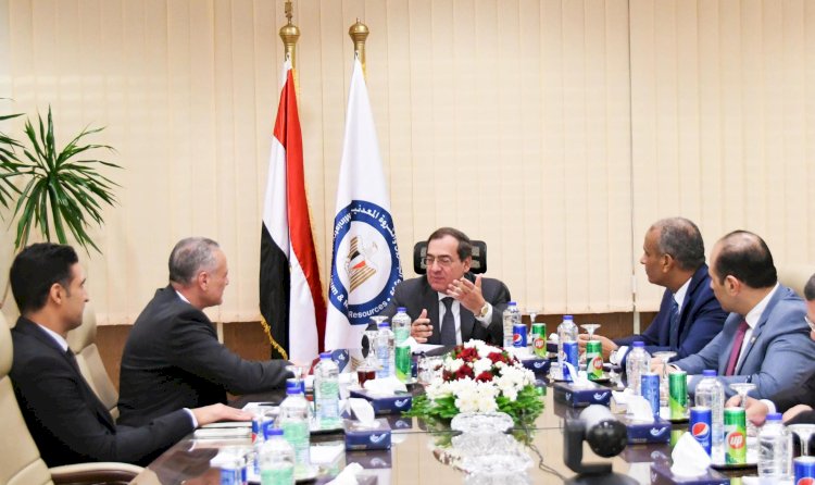 الملا يشهد عدة مشروعات في مجال الطاقة الخضراء