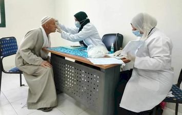 قافلة طبية بقرية الفقاعي بالمنيا