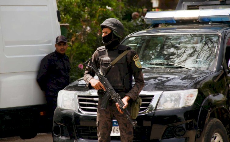 الداخلية تحررعامل بعد احتجازه داخل شقة بالجيزة