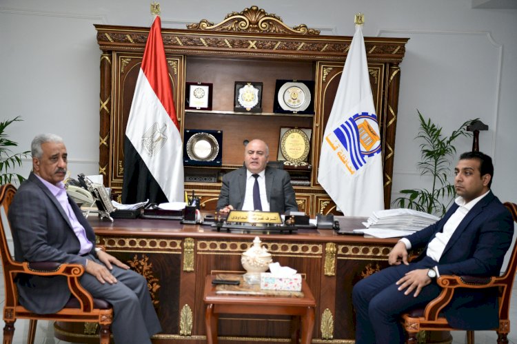 بنسبة تنفيذ بلغت 95% .. محافظ قنا يناقش الموقف التنفيذي لتطوير المنطقة الحرفية بالصالحية