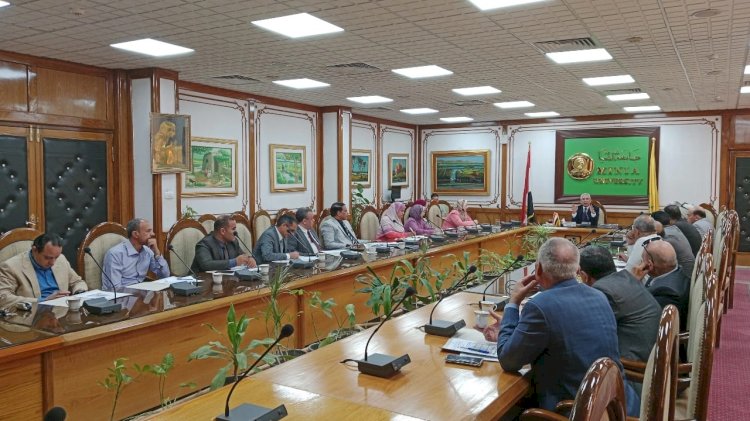 فرحات يشدد علي تفعيل نظم التعليم الحديثة