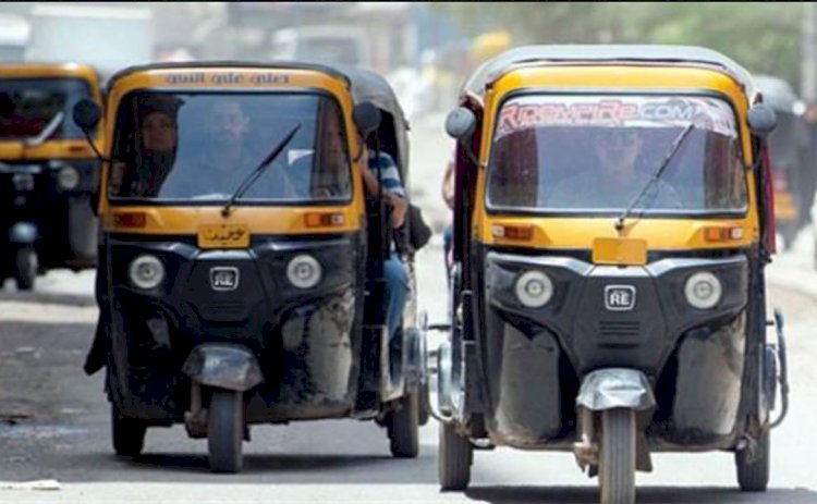 اصابة" ٤"أشخاص في انقلاب توك توك بالمنيا