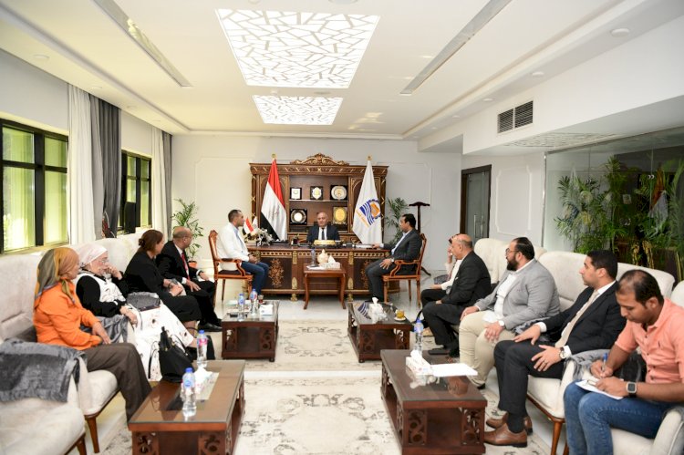 الداودي يستقبل وفد الجمعية المصرية لمنظار عنق الرحم