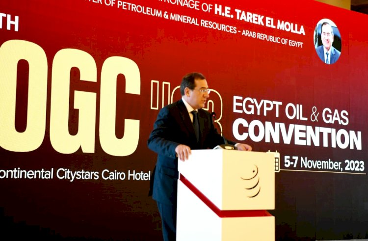 استراتيجية ازالة الكربون اولوية لصناعة البترول والغاز