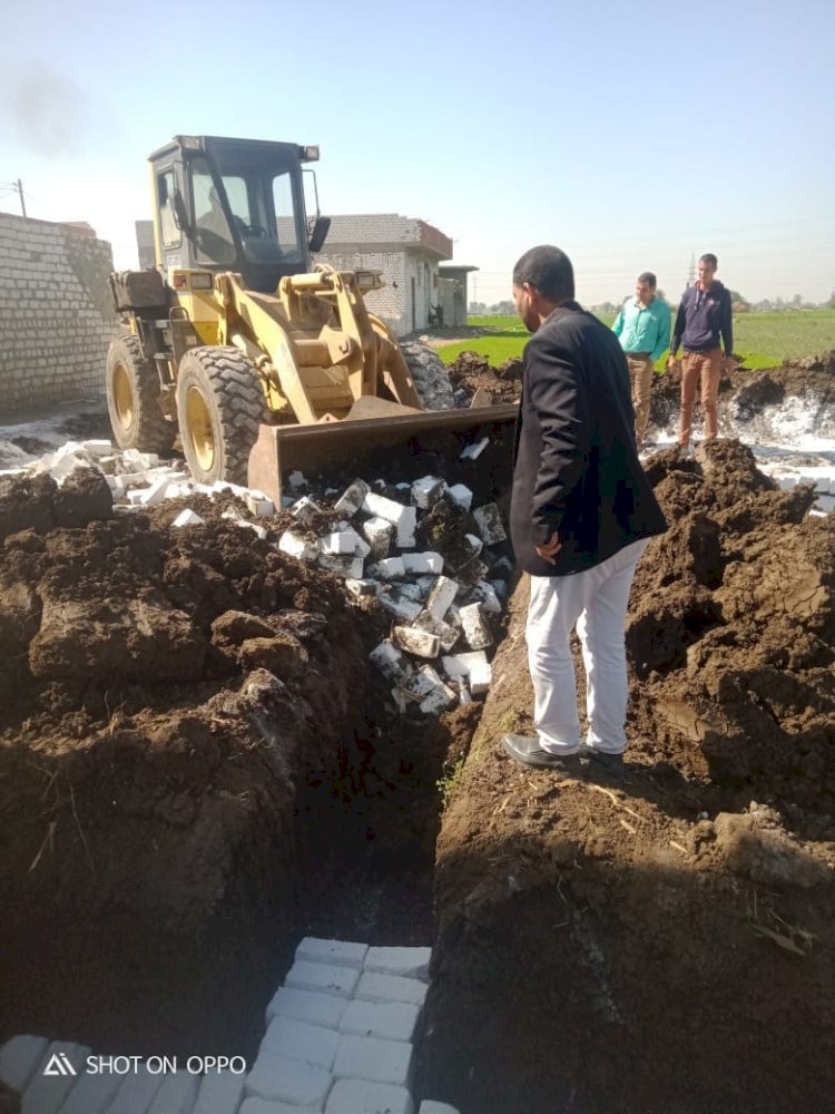 ازالة التعدي علي الاراضي الزراعية بالمنيا