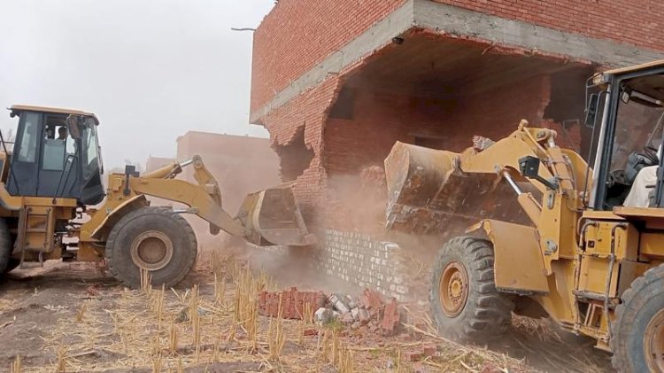 ازالة "٨٧"حالة تعدي علي الاراضي بالمنيا