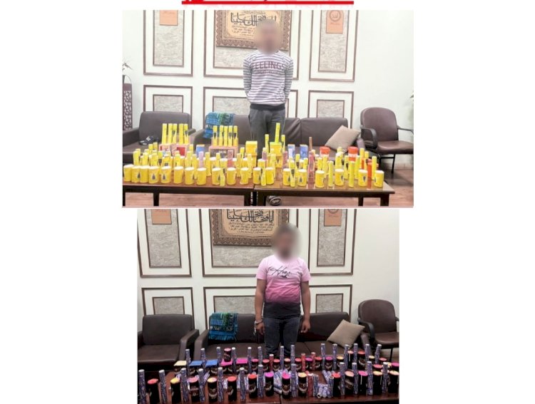 عاطلين يتاجران في الالعاب النارية