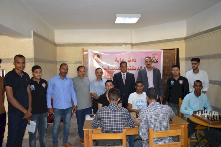 مسابقة للشطرنج لطلبة كلية الحقوق بجنوب الوادي