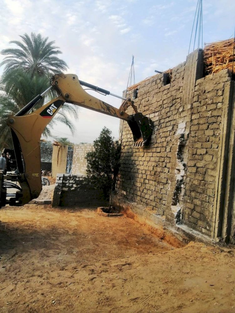 ازالة التعدي علي الاراضي الزراعية بسوهاج