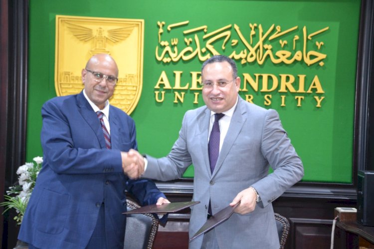 مذكرة تفاهم بين جامعتي النيل الاهلية والإسكندرية للتعاون البحثي والأكاديمي