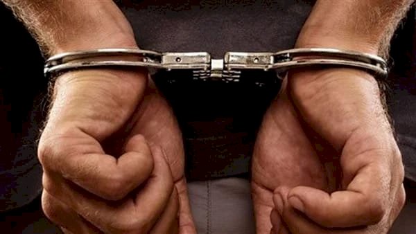 ضبط نصاب يستولى على بيانات بطاقات الدفع الإلكترونى للمواطنين فى المنيا