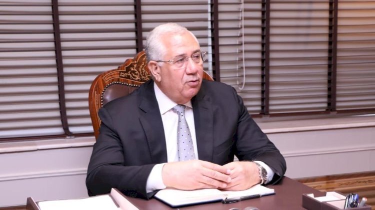 القصير يتابع بدء زراعة القمح