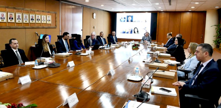 الملا يرأس  الاجتماع الثاني للجنة العليا المنظمة لمؤتمر" ايجبس"