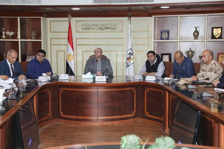 محافظ بني سويف يعقد اجتماع للترتيبات النهائية استعدادا للانتخابات الرئاسية