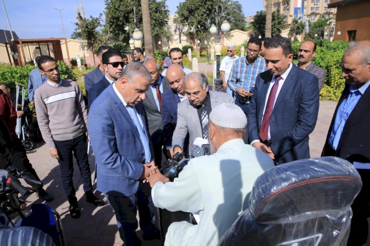 مؤسسة مصطفي وعلي امين ترسم الفرحة علي وجوه ذوي همم سوهاج