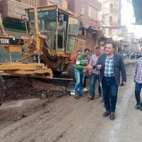 حملات مكثفة لنظافة الشوارع والقرى فى 5 مراكز بالمنيا