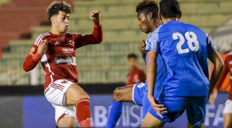 الأهلي يتعادل مع سموحة سلبيا ويفقد صدارة الدورى