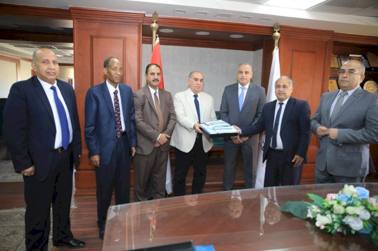 الفقي" ٣٠٠٠"كوبون من" البنك الزراعي المصري" لتوزيعها علي الاسر الاولي بالرعاية