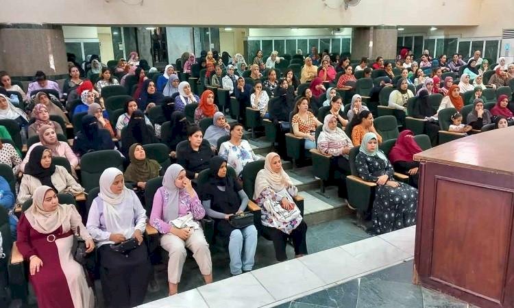 وحدة تكافؤ الفرص تعقد ندوات توعوية وتثقيفية بمراكز المنيا