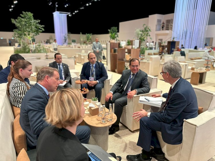 الملا مباحثات مع وزيرة الطاقة الامريكية والبيئة الاسترالي بايديكس