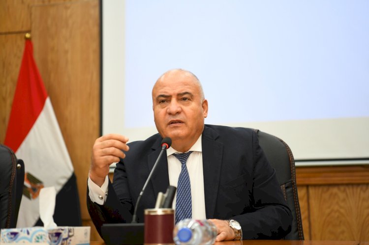 محافظ قنا يتابع ملف مخالفات البناء ومنظومة المتغيرات المكانية بمدن وقرى المحافظة