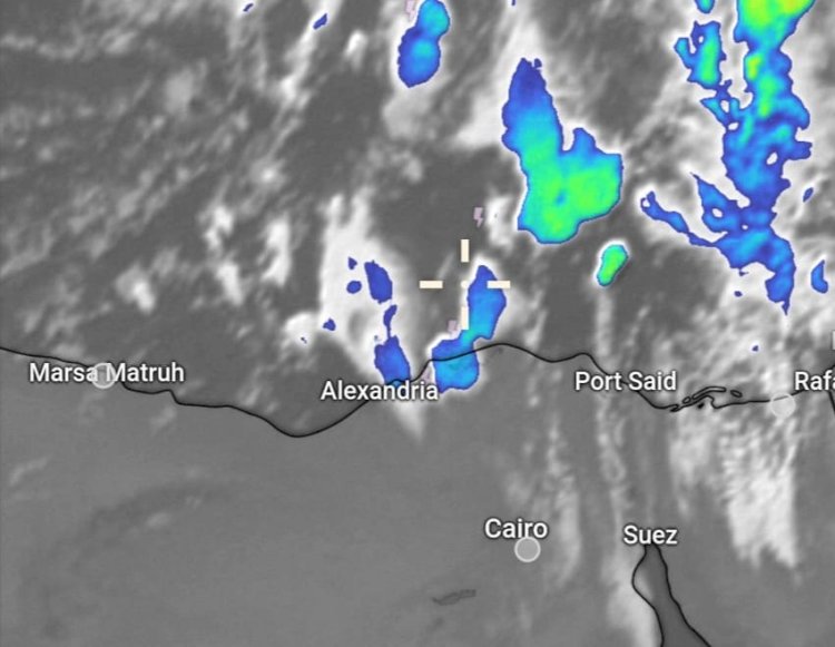 طقس السبت شبورة وطقس لطيف نهارا وأمطار بالسواحل الشمالية