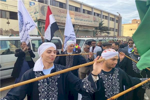 المنيا.. مسيرة للقوي السياسية بالطبل والمزمار البلدي لحث المواطنين علي التصويت