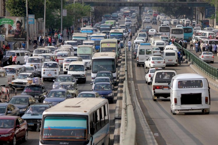 "٣"عمال وراء سرقة اللوحات المعدنية لسيارات الجيزة