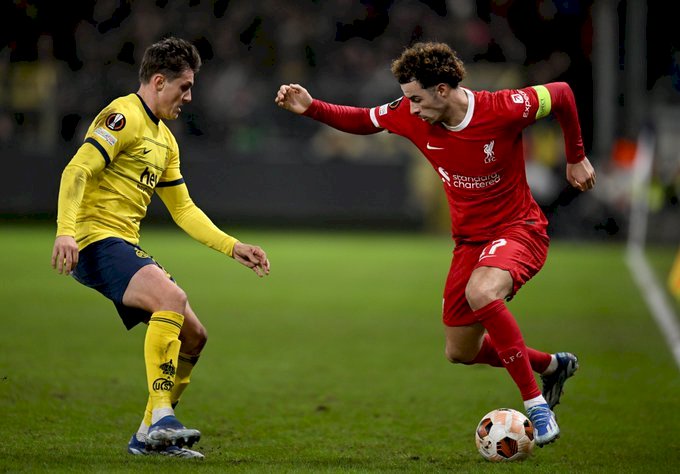 سانت جلواز يلحق الخسارة الثانية بليفربول في الدوري الأوروبي