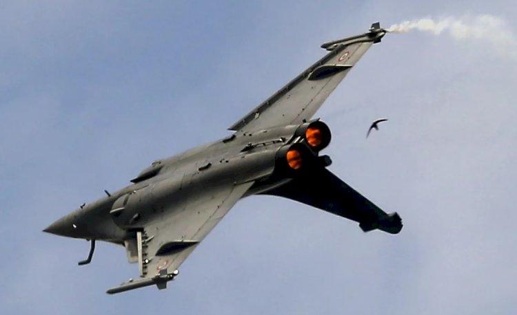 الدفاعات الجوية المصرية رصدت جسما طائرا وتعاملت معه بشكل فوري وأسقطته