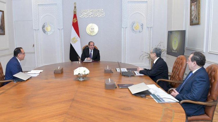 الرئيس السيسي يطلع على جهود الحكومة لتنفيذ الاستراتيجية الوطنية للهيدروجين الأخضر