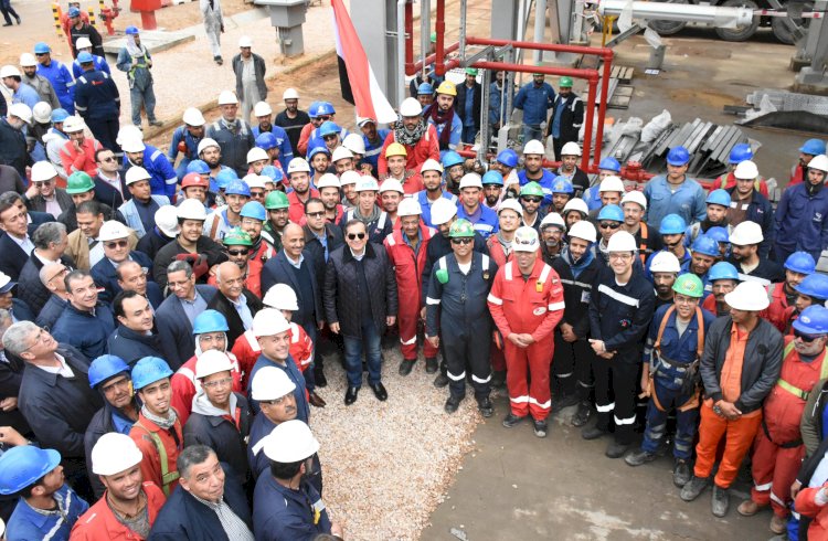 الملا يتفقد توسعات مصفاة ميدور لتكرير البترول بالاسكندرية