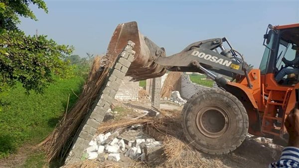 إزالة 145حالة تعد بالبناء المخالف على الأرض الزراعية خلال حملات مكبرة بالمنيا