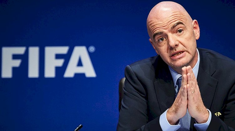 فقيدا الملاعب.. إنفانتينو ينعي لاعبين توفيا بإسبانيا