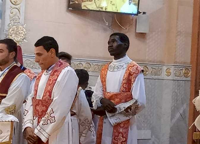 أسر سودانية تحتفل بعيد الميلاد المجيد في المنيا