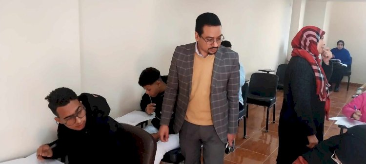 عميد المعهد الفنى الصحى يتفقد امتحانات نصف العام