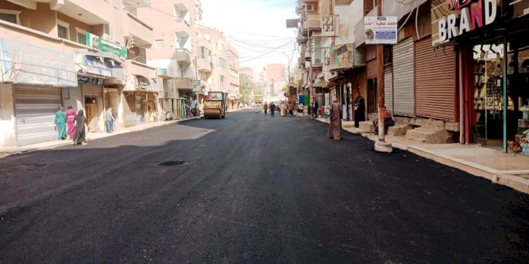 استمرار اعمال الرصف بشارع محمد فريد بطها بسوهاج