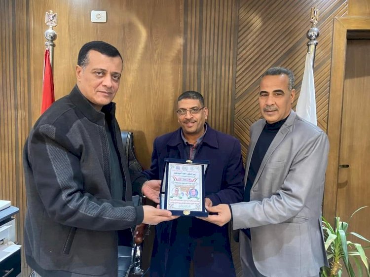 ابن فرشوط عادل حسين يحصل علي لقب مسئول الأمن المثالي للتعليم علي مستوي قنا