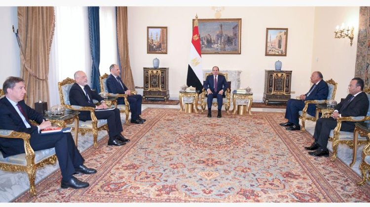 الرئيس عبد الفتاح السيسي يستقبل وزير خارجية اليونان