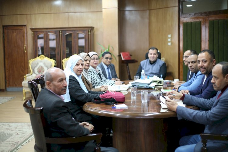 عكاوي يناقش تطوير المستشفيات الجامعية وكليات الجامعة