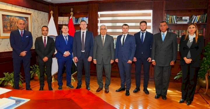 النائب العام يستقبل وفدًا من النيابة العامة الروسية في إطار تعزيز التعاون القضائي بين النيابتيْن