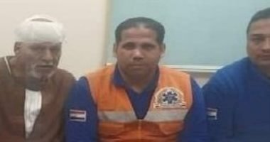 الأمانة كنز.. مسعف بالمنيا يسلم 700 ألف جنيه عثر عليها بحادث انقلاب سيارة