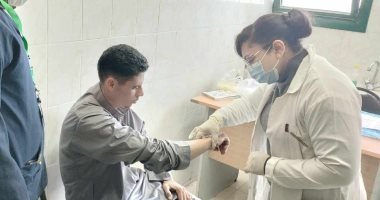 توقيع الكشف على 1954 حالة خلال قافلة طبية بقرية صفط اللبن بالمنيا